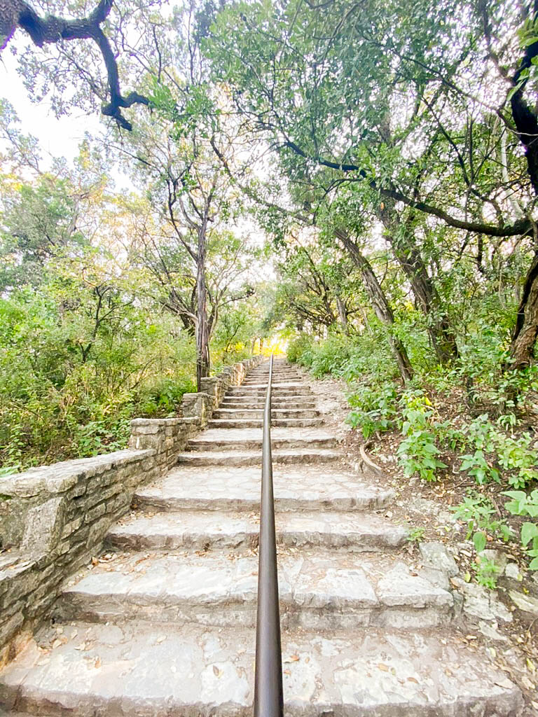 How many steps are there at Mount Bonnell in Austin?