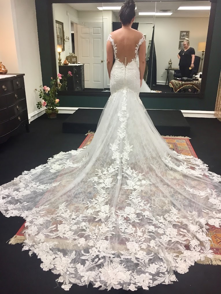 Wedding dress shops around on sale me