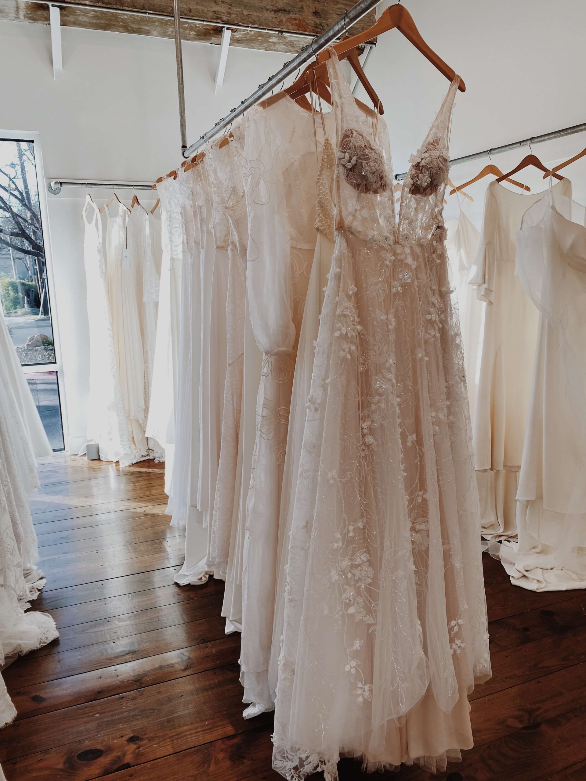 Places near me shop to buy wedding dresses