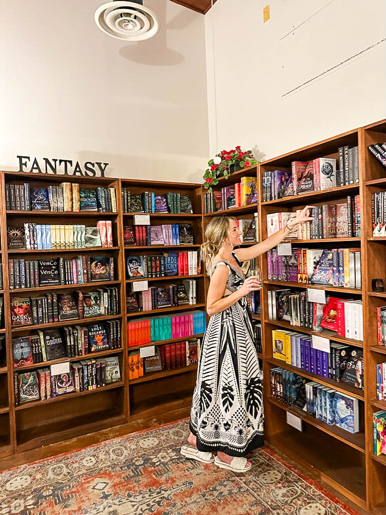 date ideas in Austin cute bookstore in Austin